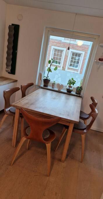 Apartment Near The Sea And